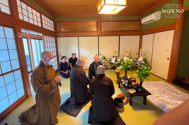 Thượng tọa Thích Thanh Phong chuyển lời phân ưu của Đức Pháp chủ và chư tôn đức lãnh đạo GHPGVN với môn đồ pháp quyến và thế quyến Thượng tọa Thích Thanh Phong chuyển lời phân ưu của Đức Pháp chủ và chư tôn đức lãnh đạo GHPGVN với môn đồ pháp quyến và thế quyến