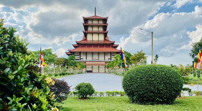 Ngôi chánh điện trong khuôn viên cơ sở II của Học viện