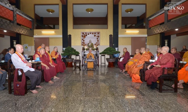 Buổi vấn an Đức Pháp chủ GHPGVN của phái đoàn quốc tế tham dự Hội nghị Ban Thư ký ABCP tại chùa Huê Nghiêm Buổi vấn an Đức Pháp chủ GHPGVN của phái đoàn quốc tế tham dự Hội nghị Ban Thư ký ABCP tại chùa Huê Nghiêm