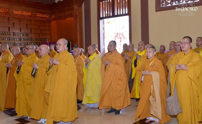 Chư Tăng tham dự tưởng niệm