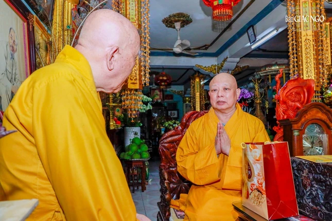 Cung thỉnh Trưởng lão Hòa thượng Thích Như Niệm làm Giáo thọ đàn giới Tỳ-kheo Bắc tông