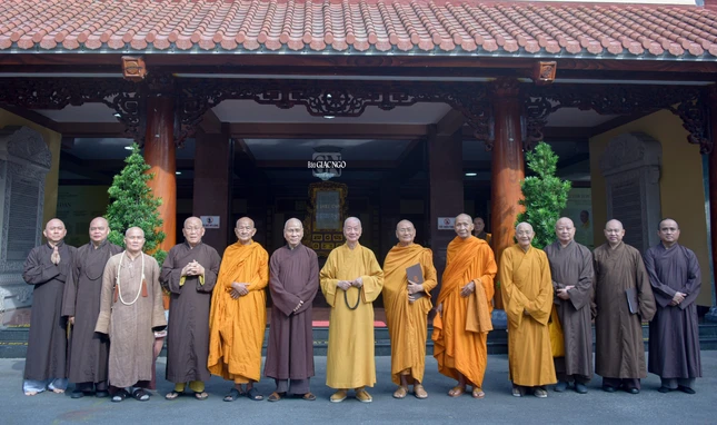 Một số hình ảnh phiên họp sáng 16-11-2023 tại Văn phòng Đức Pháp chủ GHPGVN - Việt Nam Quốc Tự (TP.HCM) chuẩn bị cho chương trình Đại nghị cùng các nội dung quan trọng khác của Hội đồng Chứng minh cuối năm 2023