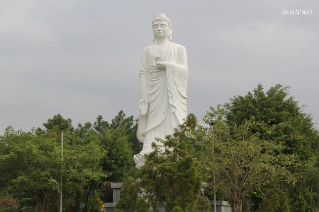 Tôn tượng Đức Phật A Di Đà