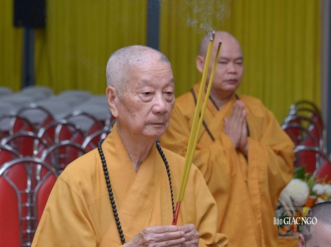 Đức Pháp chủ GHPGVN tưởng niệm