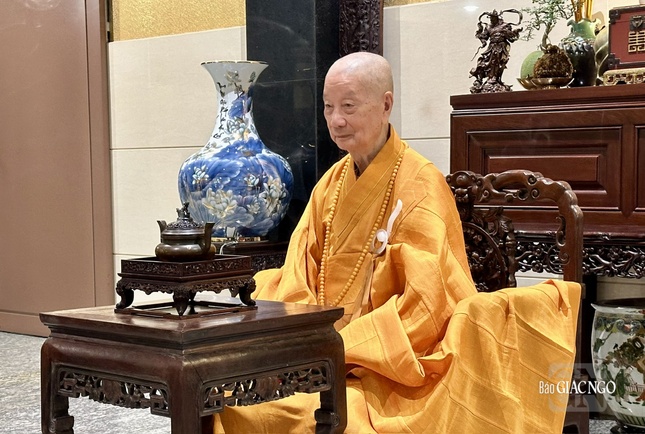 Trưởng lão Hòa thượng Thích Trí Quảng, Pháp chủ GHPGVN, Chứng minh Đạo sư Ban Trị sự GHPGVN TP.HCM, Tuyên luật sư Đại giới đàn Bửu Huệ