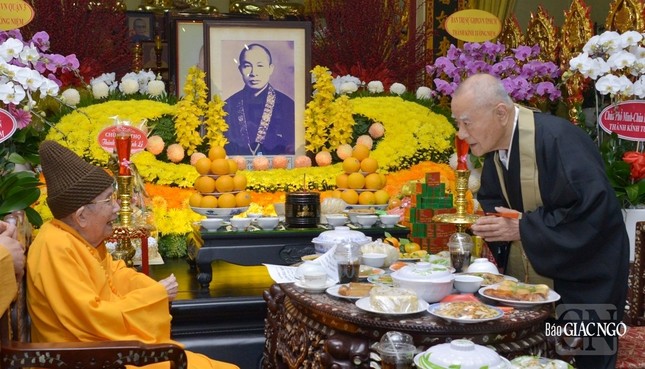 Hòa thượng Yamamoto Yuki với Trưởng lão Hòa thượng Thích Đức Nghiệp