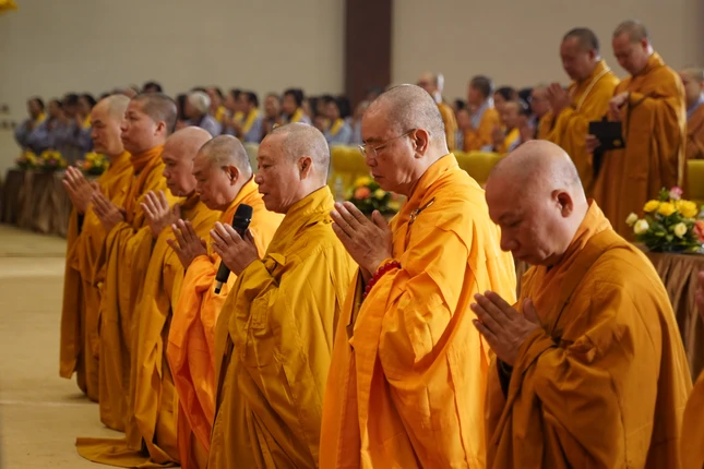 Hòa thượng Thích Bảo Nghiêm và chư tôn đức Ban Hoằng pháp T.Ư