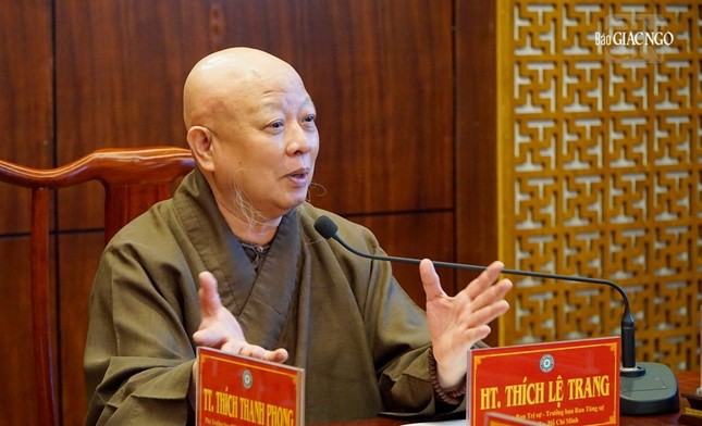 Hòa thượng Thích Lệ Trang chủ trì buổi họp của Ban Thường trực Ban Trị sự TP.HCM