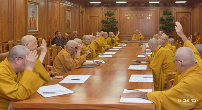 Chư Trưởng lão biểu quyết thông qua các nội dung được sự đồng thuận, thống nhất tại phiên họp Chư Trưởng lão biểu quyết thông qua các nội dung được sự đồng thuận, thống nhất tại phiên họp