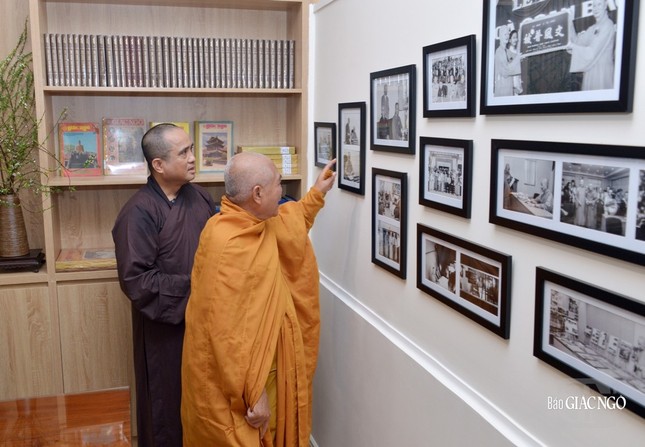 Hòa thượng Thích Giác Toàn là vị Tổng Thư ký tòa soạn lúc tiếp nhận báo