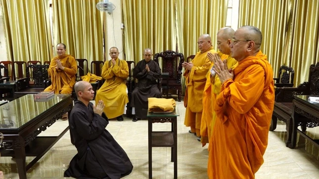 Đương sự Thích Nhuận Nghi nhận lỗi và sám hối trước Ban Thường trực Ban Trị sự GHPGVN tỉnh Đồng Nai sáng 12-1-2024 - Ảnh: Ban TTTT GHPGVN tỉnh Đồng Nai Đương sự Thích Nhuận Nghi nhận lỗi và sám hối trước Ban Thường trực Ban Trị sự GHPGVN tỉnh Đồng Nai sáng 12-1-2024 - Ảnh: Ban TTTT GHPGVN tỉnh Đồng Nai