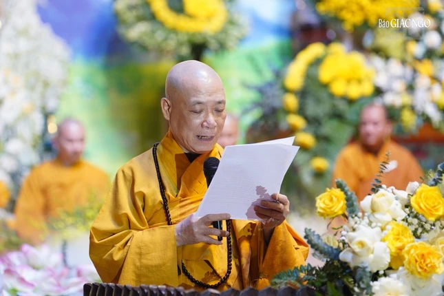 Hòa thượng Thích Bảo Nghiêm đọc diễn văn khai mạc