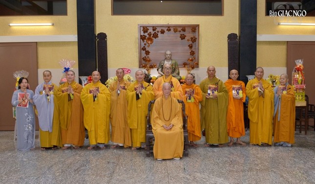 Hình ảnh các phái đoàn khánh tuế Đức Pháp chủ GHPGVN theo truyền thống thiền môn