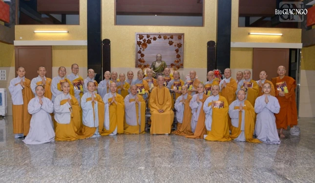 Phái đoàn Thường trực Phân ban Ni giới T.Ư và TP.HCM tại buổi khánh lễ Đức Đệ tứ Pháp chủ GHPGVN sáng 29-1-2024 Phái đoàn Thường trực Phân ban Ni giới T.Ư và TP.HCM tại buổi khánh lễ Đức Đệ tứ Pháp chủ GHPGVN sáng 29-1-2024