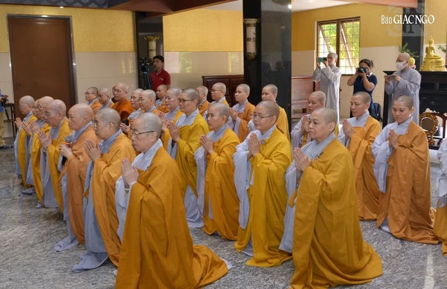 Chư Ni trưởng, Ni sư Thường trực Phân ban Ni giới T.Ư và TP.HCM Chư Ni trưởng, Ni sư Thường trực Phân ban Ni giới T.Ư và TP.HCM