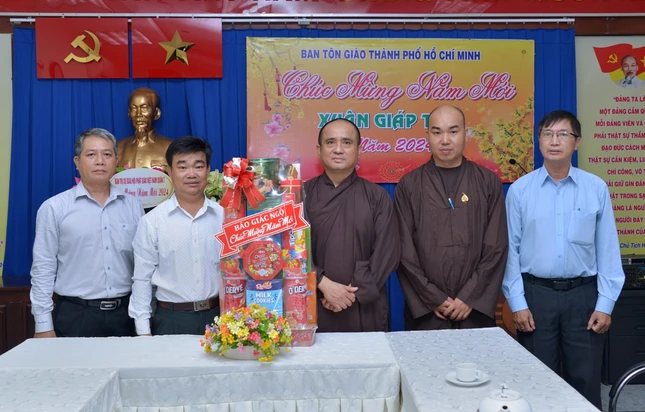 Chúc Tết Ban Tôn giáo TP.HCM
