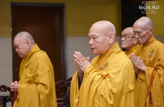 Trưởng lão Hòa thượng Chủ tịch và chư tôn đức Ban Thường trực Hội đồng Trị sự GHPGVN Trưởng lão Hòa thượng Chủ tịch và chư tôn đức Ban Thường trực Hội đồng Trị sự GHPGVN