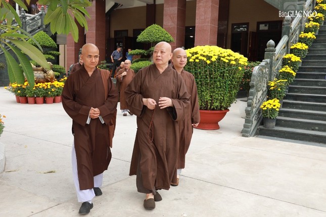 Chư tôn đức quang lâm chùa Phổ Quang ngày 29 Tết