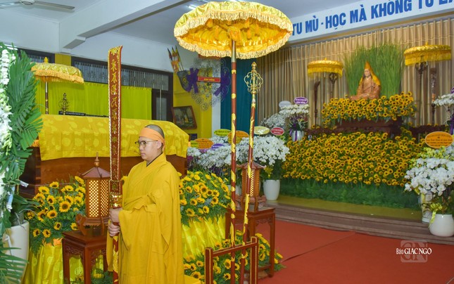 Nơi tôn trí kim quan