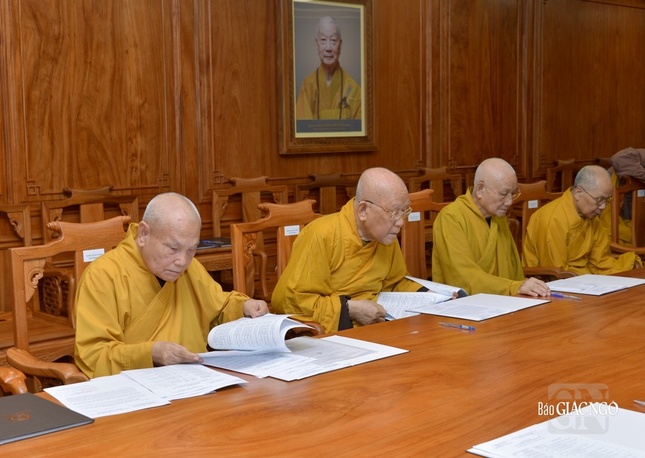 Trưởng lão Hòa thượng Thích Thiện Nhơn, Phó Pháp chủ, Chủ tịch Hội đồng Trị sự, Trưởng ban Tăng sự T.Ư cùng chư vị giáo phẩm tham dự