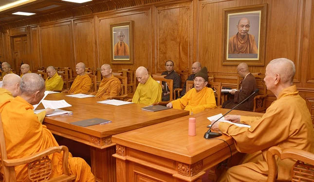 Bằng Tăng sự yết-ma, chư tôn Trưởng lão đã thảo luận, cho ý kiến và thống nhất giải pháp trước một số nội dung, tờ trình và vấn đề cần quan tâm