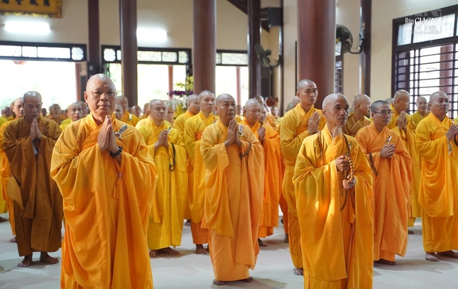 Chư Tăng các trú xứ