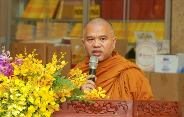 Thượng tọa Thích Giác Hoàng báo cáo Thượng tọa Thích Giác Hoàng báo cáo