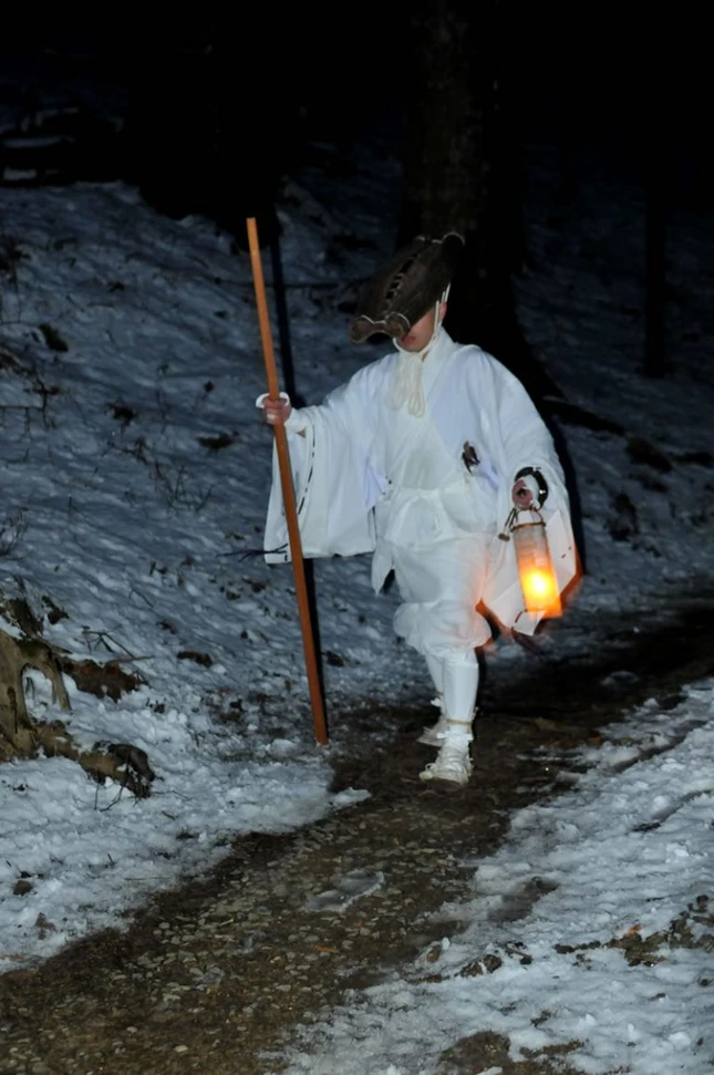 Đại đức Endo Mitsunaga, trụ trì tu viện Daijo-in thuộc chùa Enryakuji, đã trở thành Tăng sĩ thứ 13 hoàn thành “lộ trình hành hương leo núi ngàn ngày - Sennichi Kaihogyo” trong thời tiết khắc nghiệt