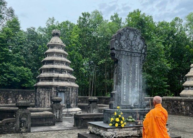 Bảo tháp Tổ sư Thích Tâm Khoan