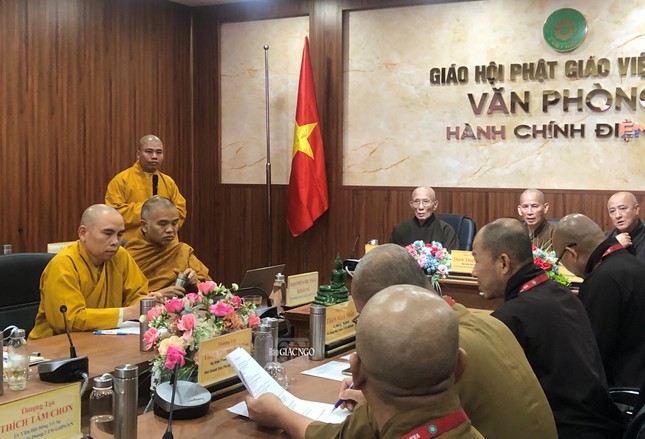 Đại đức Thích Nhuận Đức nhận lỗi và bày tỏ sám hối trong buổi họp ngày 4-6-2024 tại Văn phòng II Trung ương GHPGVN - Ảnh do VPII cung cấp