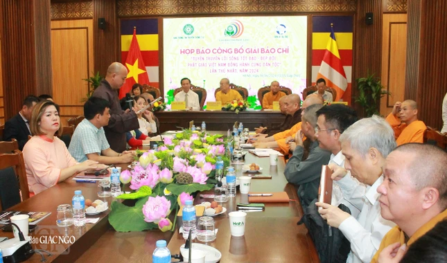 Quang cảnh buổi họp báo Quang cảnh buổi họp báo