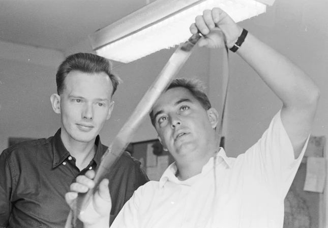 Nhà báo Malcolm Browne với những tấm phim lịch sử