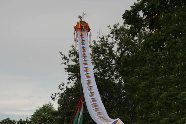 Thượng đại tràng phan cầu siêu cho đồng bào tại Đàn Âm Hồn