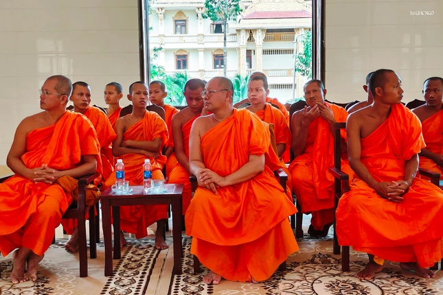 Chư Tăng tham dự Chư Tăng tham dự