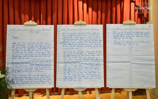 Bức thư tay của Đại lão Hòa thượng Thích Trí Quang gởi cho Giáo sư Cao Huy Thuần (1998)