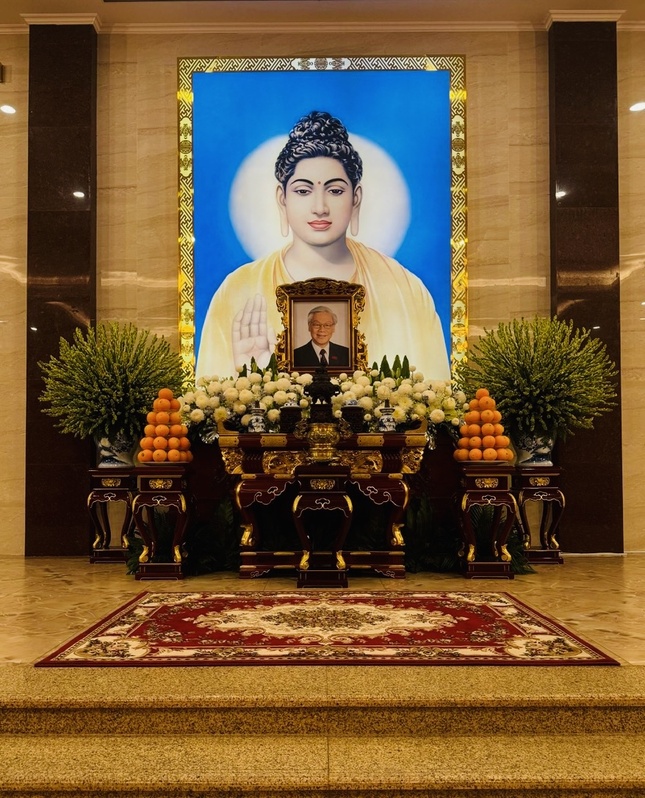 Hướng án Tổng Bí thư Nguyễn Phú Trọng tôn trí tại Việt Nam Quốc Tự