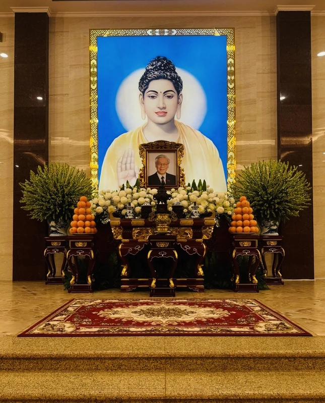 Hướng án Tổng Bí thư Nguyễn Phú Trọng tôn trí tại Việt Nam Quốc Tự Hướng án Tổng Bí thư Nguyễn Phú Trọng tôn trí tại Việt Nam Quốc Tự