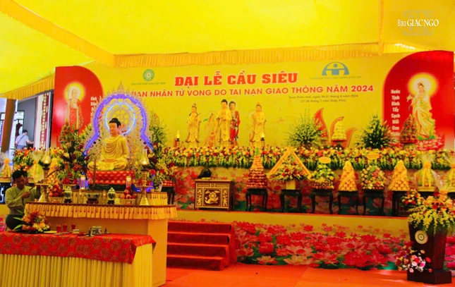 Đàn tràng tại chùa Từ Đàm