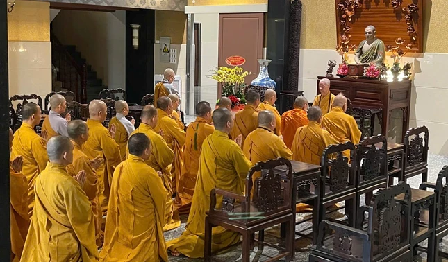 Đức Pháp chủ huấn thị cho chư vị giáo phẩm lãnh đạo Ban Trị sự GHPGVN tỉnh Đồng Nai