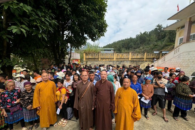 Một số hình ảnh của đợt cứu trợ do Ban Kinh tế - Tài chính T.Ư tổ chức thực hiện ngày 23, 24-9-2024 Một số hình ảnh của đợt cứu trợ do Ban Kinh tế - Tài chính T.Ư tổ chức thực hiện ngày 23, 24-9-2024