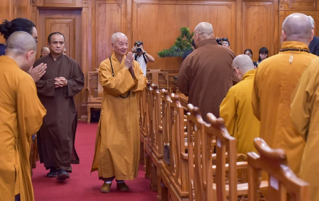 Đức Pháp chủ quang lâm Đức Pháp chủ quang lâm