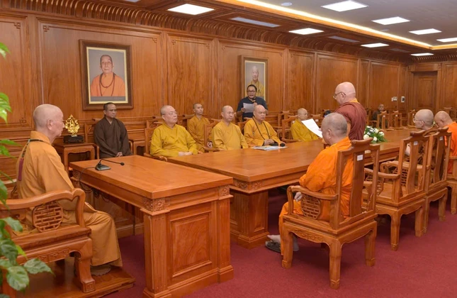 Chư vị giáo phẩm Hội đồng Trị sự hiện diện Chư vị giáo phẩm Hội đồng Trị sự hiện diện