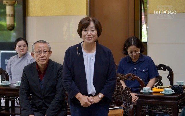 Giáo sư Kamibayashi Chieko, Đại học Housei Tokyo