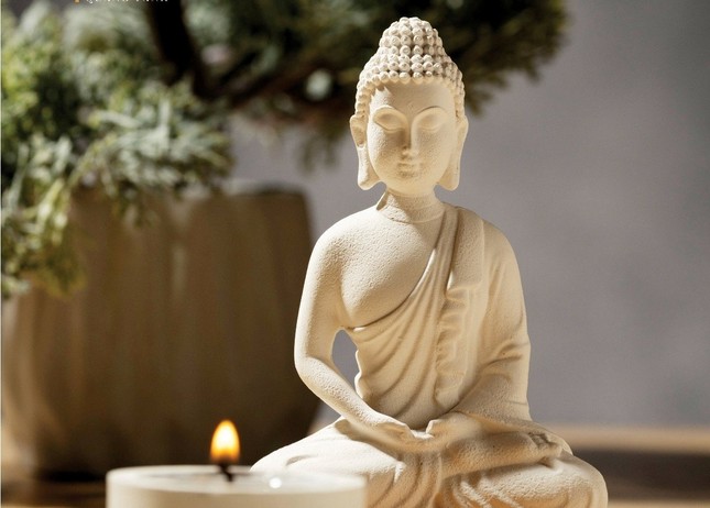 Trong cái nhìn Phật giáo, như câu chuyện Màgandiya, tất cả chúng ta đều khổ đau vì những quan niệm sai lầm nền tảng về chính chúng ta, về thế giới và bản chất của hạnh phúc hay sức khỏe.