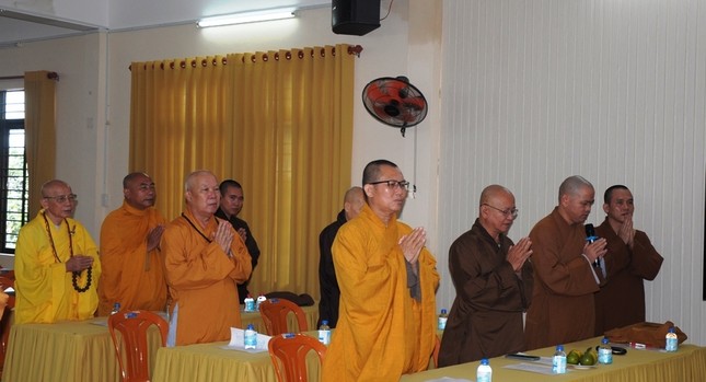 Chư tôn đức Ban Thường trực tham dự