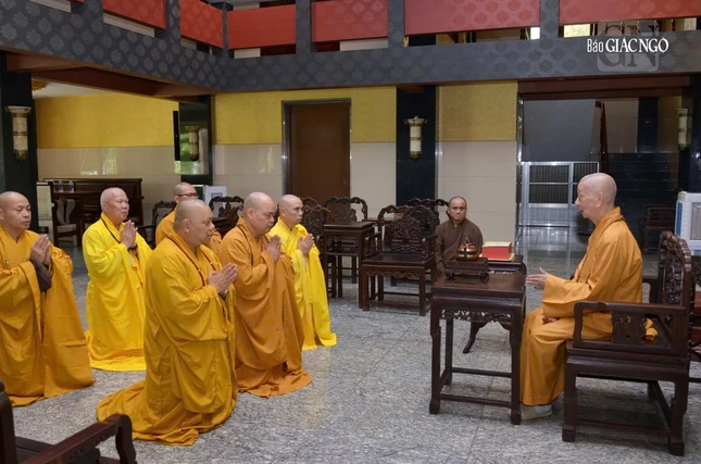 Thành kính đón nhận lời huấn thị của Đức Pháp chủ về định hướng lấy giới luật làm căn bản trong việc giải quyết các vấn đề tồn đọng của Phật giáo tỉnh Bà Rịa - Vũng Tàu