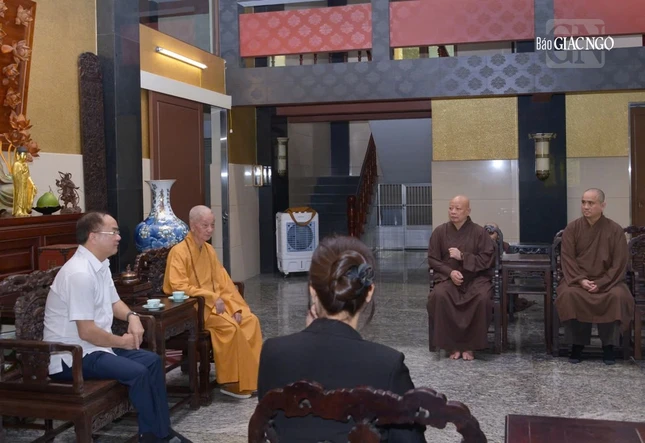 Đức Pháp chủ GHPGVN cũng chia sẻ quan điểm, nhận định về công tác tổ chức Đại lễ Vesak và về một số hiện tượng mang màu sắc tôn giáo