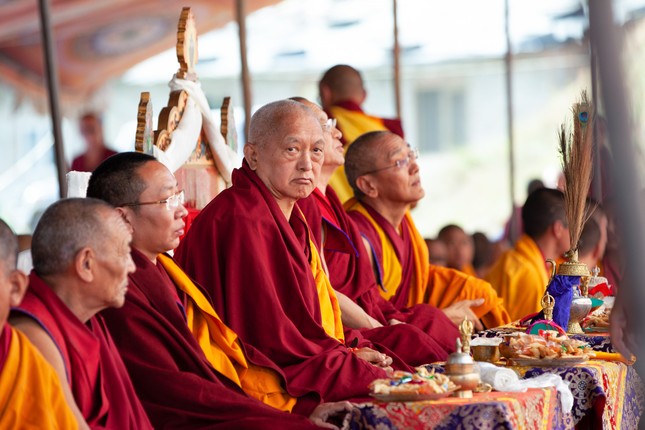 Lama Zopa Rinpoche và các hành giả Kim Cương thừa