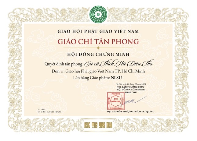 Mẫu Giáo chỉ tấn phong Ni sư mới