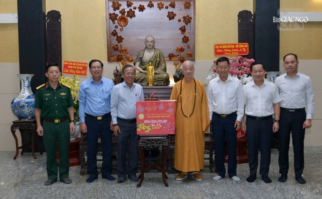 Phái đoàn Thành ủy và Chính quyền TP.Thủ Đức, thăm và chúc Tết Đức Pháp chủ